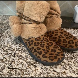 Girls size 2 leopard boots. Brand new